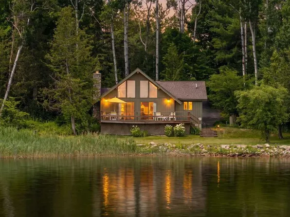 1336 Sandy Shrs, East Jordan, MI 49727