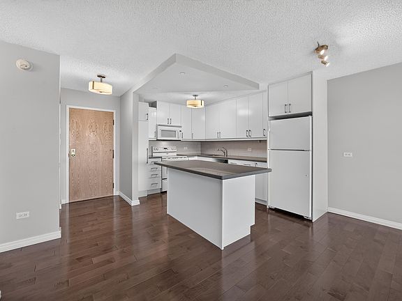 4th image of 10011 123rd St NW #803