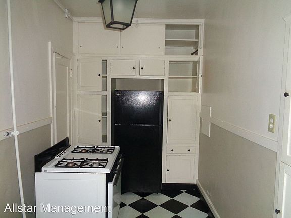 3rd image of 665 East St #14304329