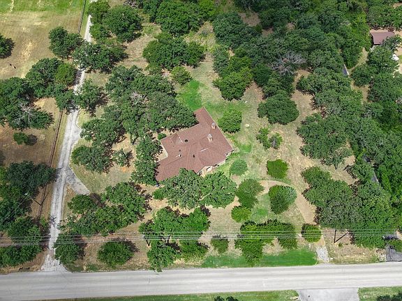3rd image of 704 McMakin Rd