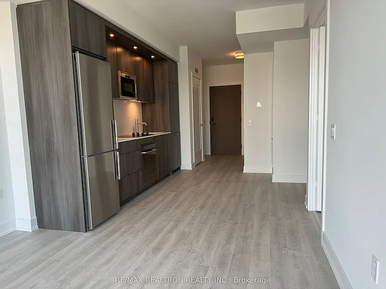 30 Inn On The Park Dr #3701 — Photo 5