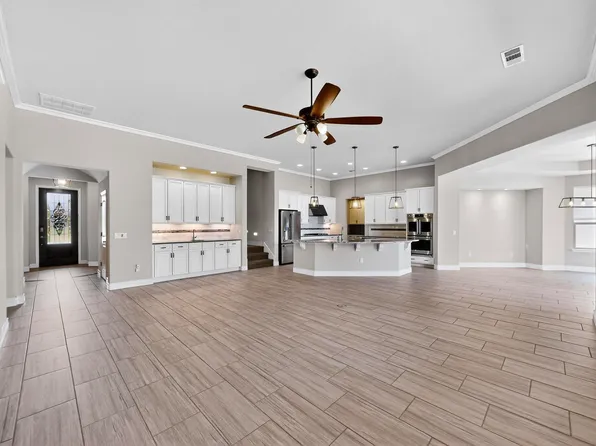 8013 American Way, Denton, TX 76207