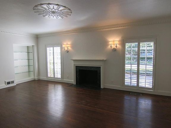 5th image of 4428 University Blvd