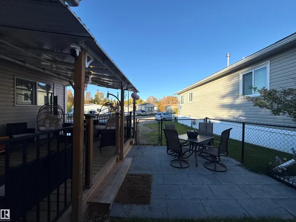 305 Calahoo Rd #186, Spruce Grove, AB T7X 3K5
