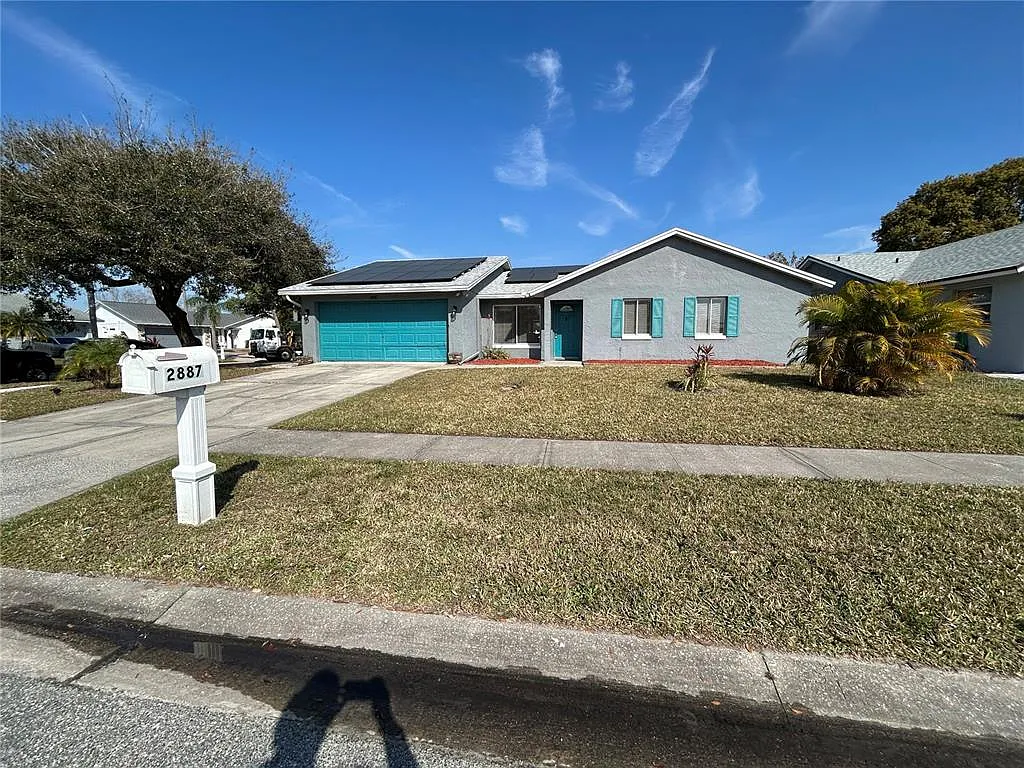 3 bed, 2.0 bath, 1487 sqft, $3,250 — Photo 1