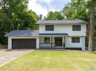 3627 Greenbriar Dr NW, Huntsville, AL 35810