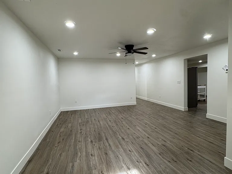 240 W Center St #BASEMENT — Photo 4
