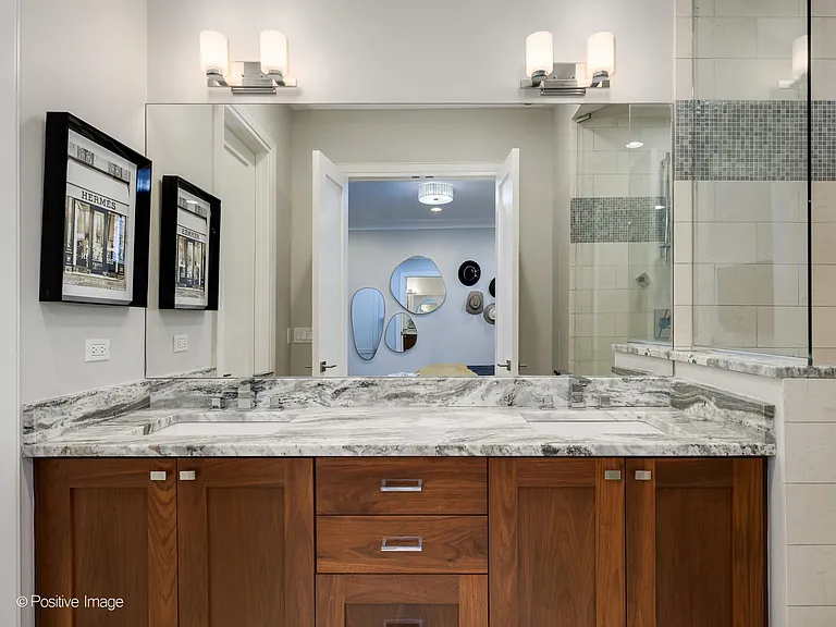 1046 W Altgeld St #1N — Photo 18