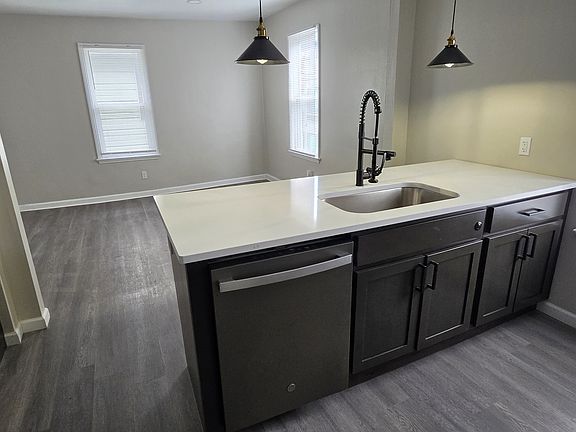 4th image of 2158 Murray Hill Rd #2
