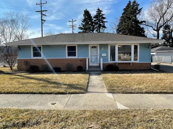 7954 10th AVENUE, Kenosha, WI 53143