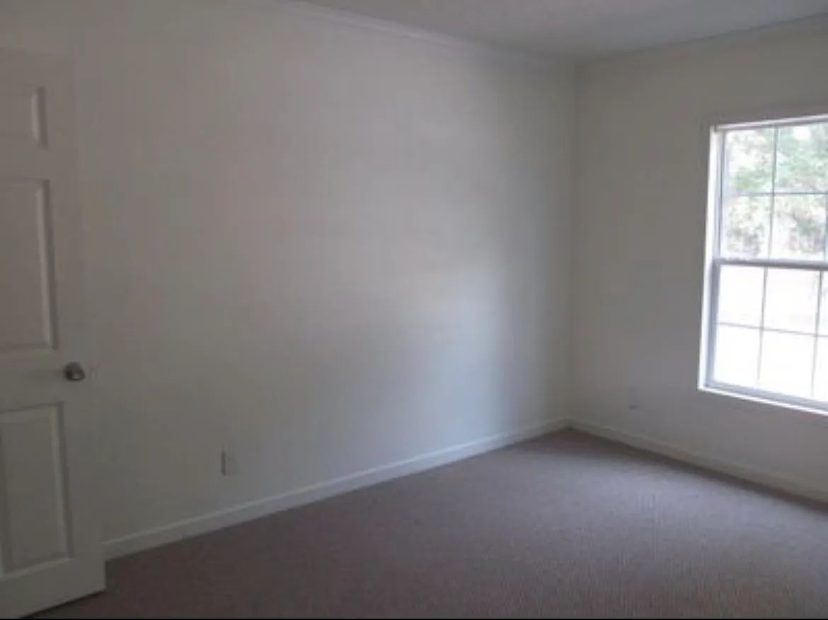3 bed, 1031 sqft, $1,250 — Photo 4