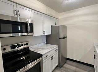 931 Old Marion Rd NE #201, Cedar Rapids, IA 52402