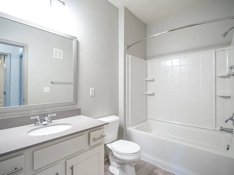 The Avenue at Polaris Apartments — Photo 16
