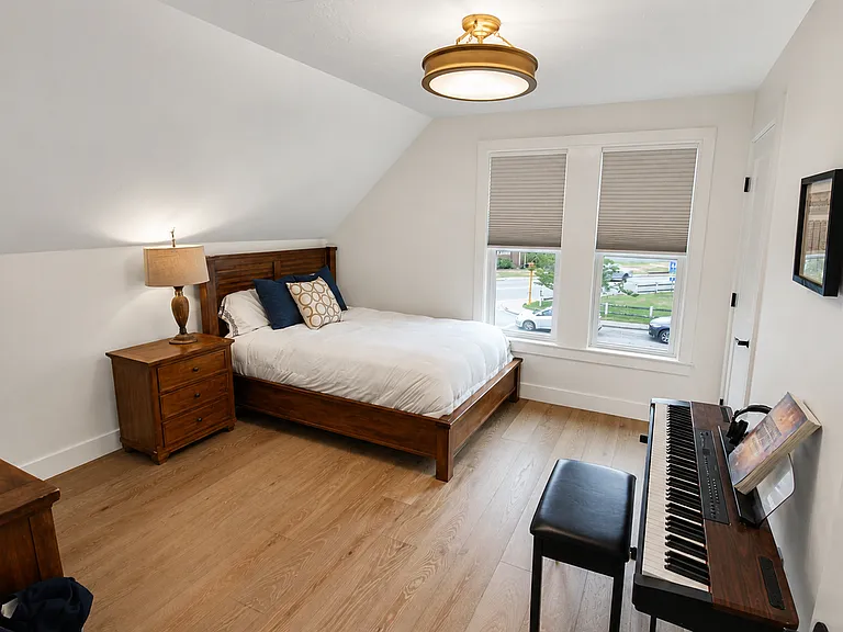 302 Pine St #2 — Photo 13