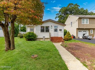 816 Arbordale Dr, Keyport, NJ 07735