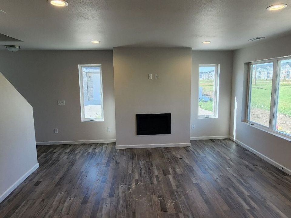 1st image of 3320 Kenner Loop