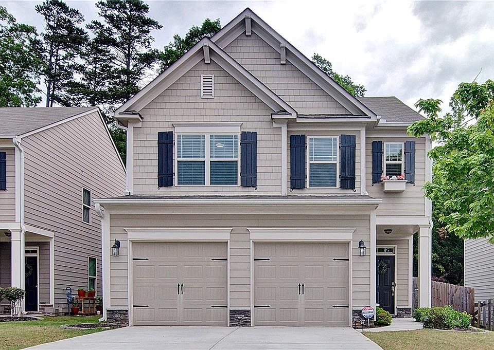 1st image of 207 Highland Village Ln