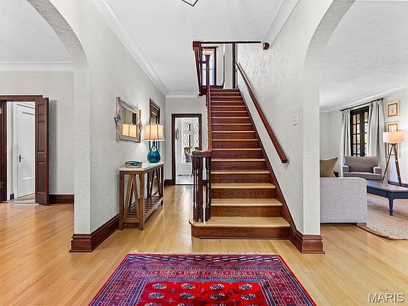 3rd image of 3873 Holly Hills Blvd