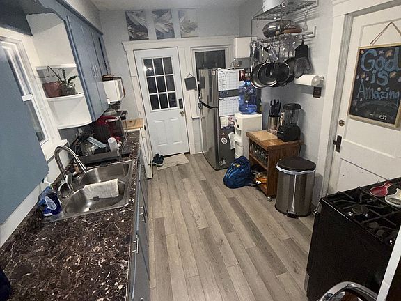 3rd image of 1309 W 105th St #1