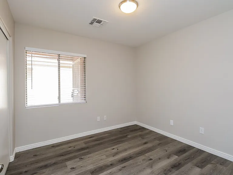 878 E Pollino St — Photo 13
