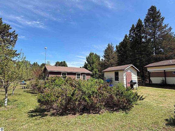 4th image of 13158 Cinder Rd