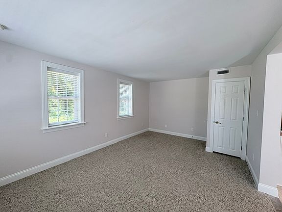5th image of 219 Mercer St #C