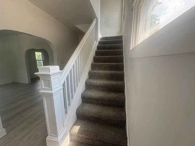 335 Elberen St — Photo 5