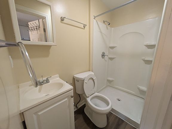 5th image of 129 Cosey Beach Ave #6AA