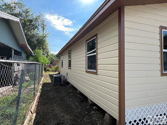 4th image of 1134 Anita Ct