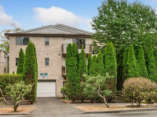 Oak Springs Suites, 709 N 95th St #201, Seattle, WA 98103