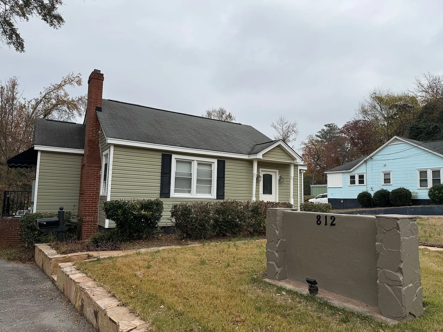 4 bed, 1.0 bath, 1260 sqft, $1,600 — Photo 2
