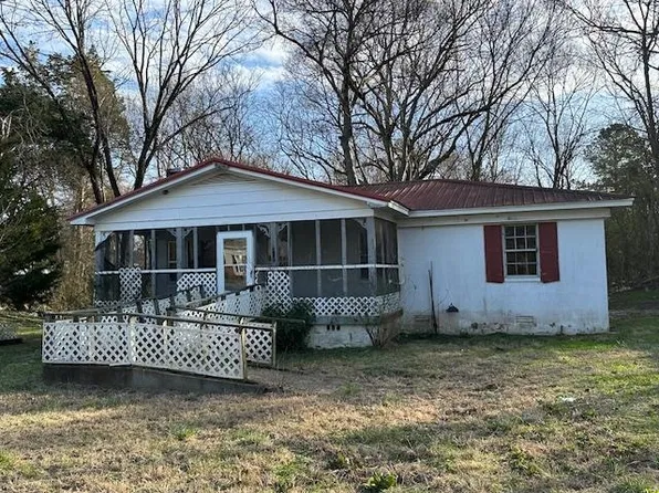 310 Geans Ln, Savannah, TN 38372
