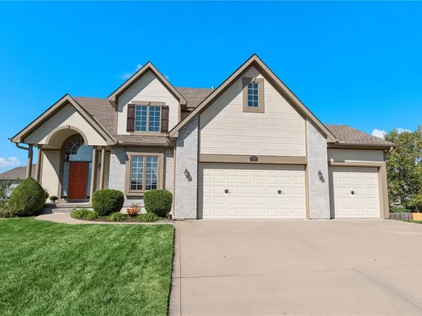 7300 N Skiles Ct, Kansas City, MO 64158