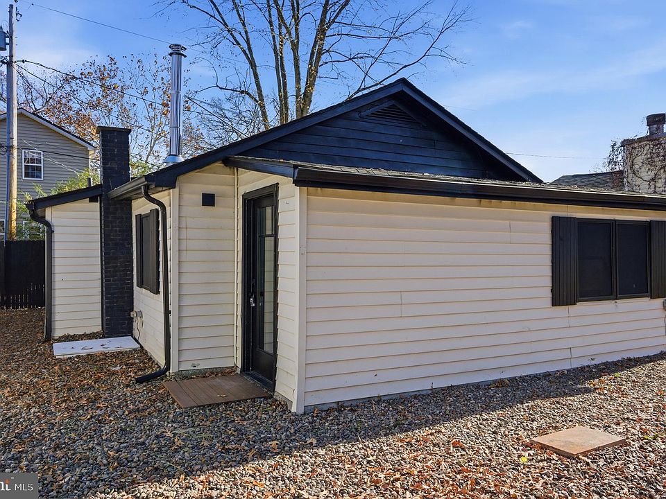 4717 Frederick Ave, Shady Side, MD 20764 | MLS #MDAA2131916 | Zillow