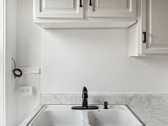 5th image of 1005-1017 W 14th Ave #4B-1BA-1633SQFT