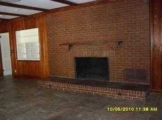 801 Cherokee Cir, Waycross, GA 31501