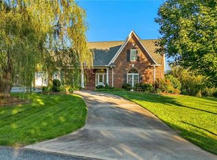 148 Magnolia Dr, North Wilkesboro, NC 28659
