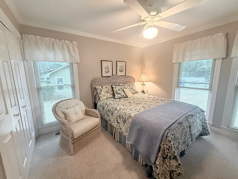 121 Cooper Cir — Photo 22