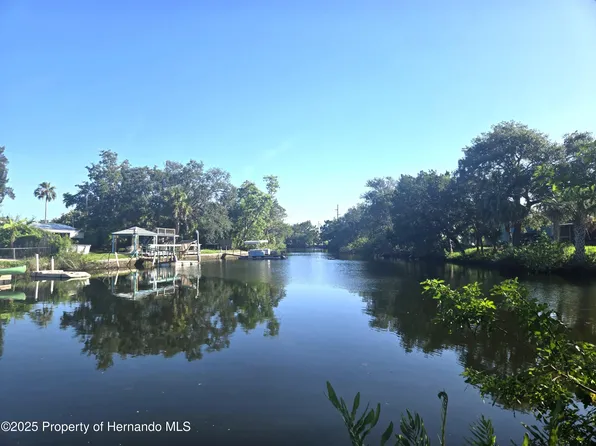 7139 Wilcox Dr, Hudson, FL 34667