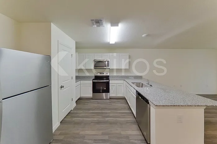466 Norwood Ave S — Photo 5