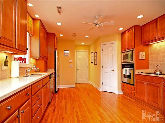4th image of 4427 Regent Dr