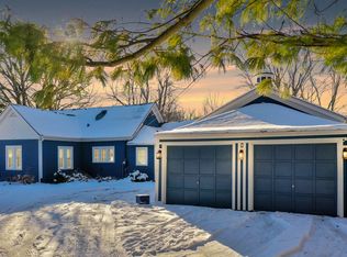 74 Meadow Hill Rd, Barrington Hills, IL 60010