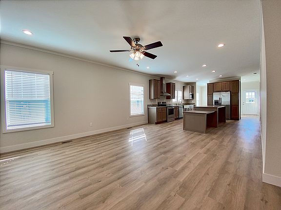 4th image of 17528 Summit St #23