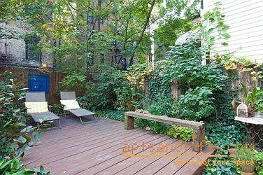 Rented by aptsandlofts.com