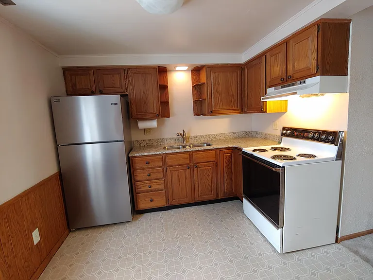 N50W5618 Portland Rd — Photo 2