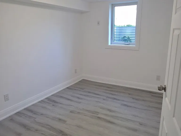 149 Gunn St #LOWER LEVEL — Photo 7
