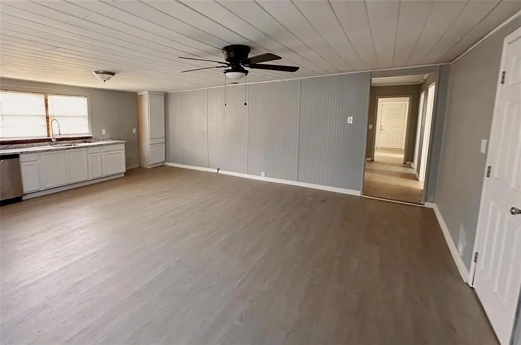 3 bed, 2.0 bath, 1496 sqft, $1,450 — Photo 3