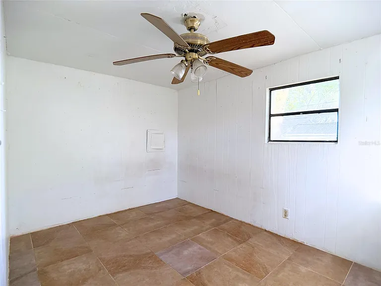 18274 SE 22nd Pl — Photo 7