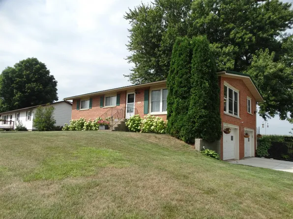 1204 2nd St NW, Waukon, IA 52172