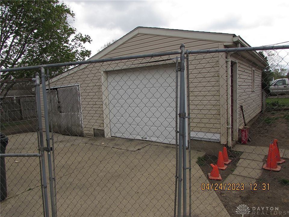 2nd image of 1239 N Detroit St